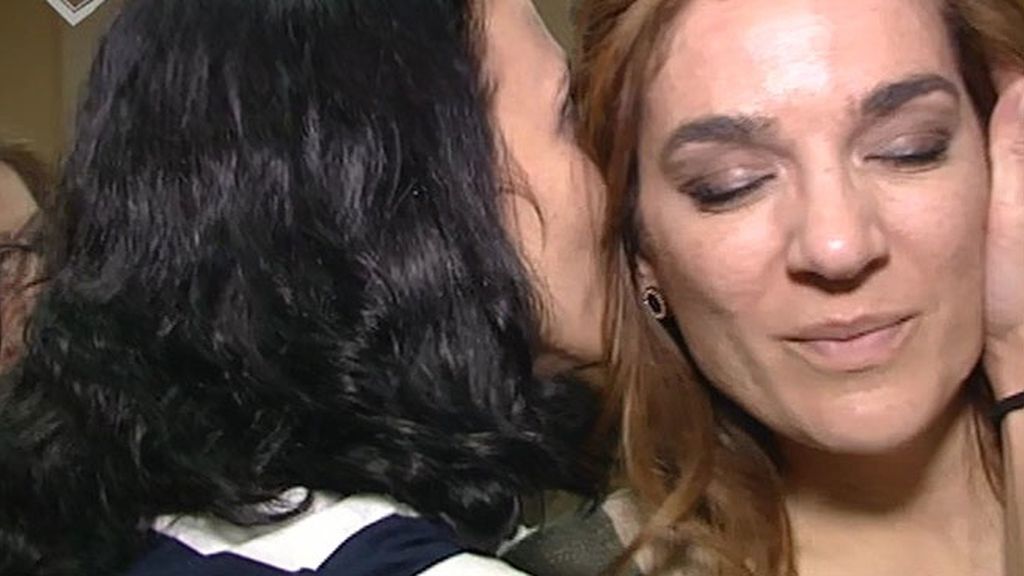 La colaboradora de 'Sálvame' se emociona durante la terapia de grupo