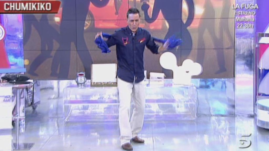 ¡Imita hasta las caras de su compañera!
