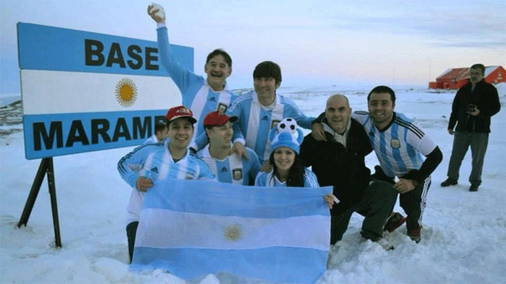 Hasta en la Base Marambo de la Antártida el apoyo era para Argentina