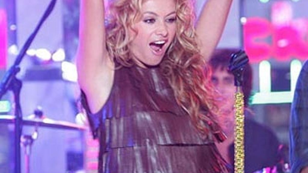 Se quedó corta Paulina Rubio