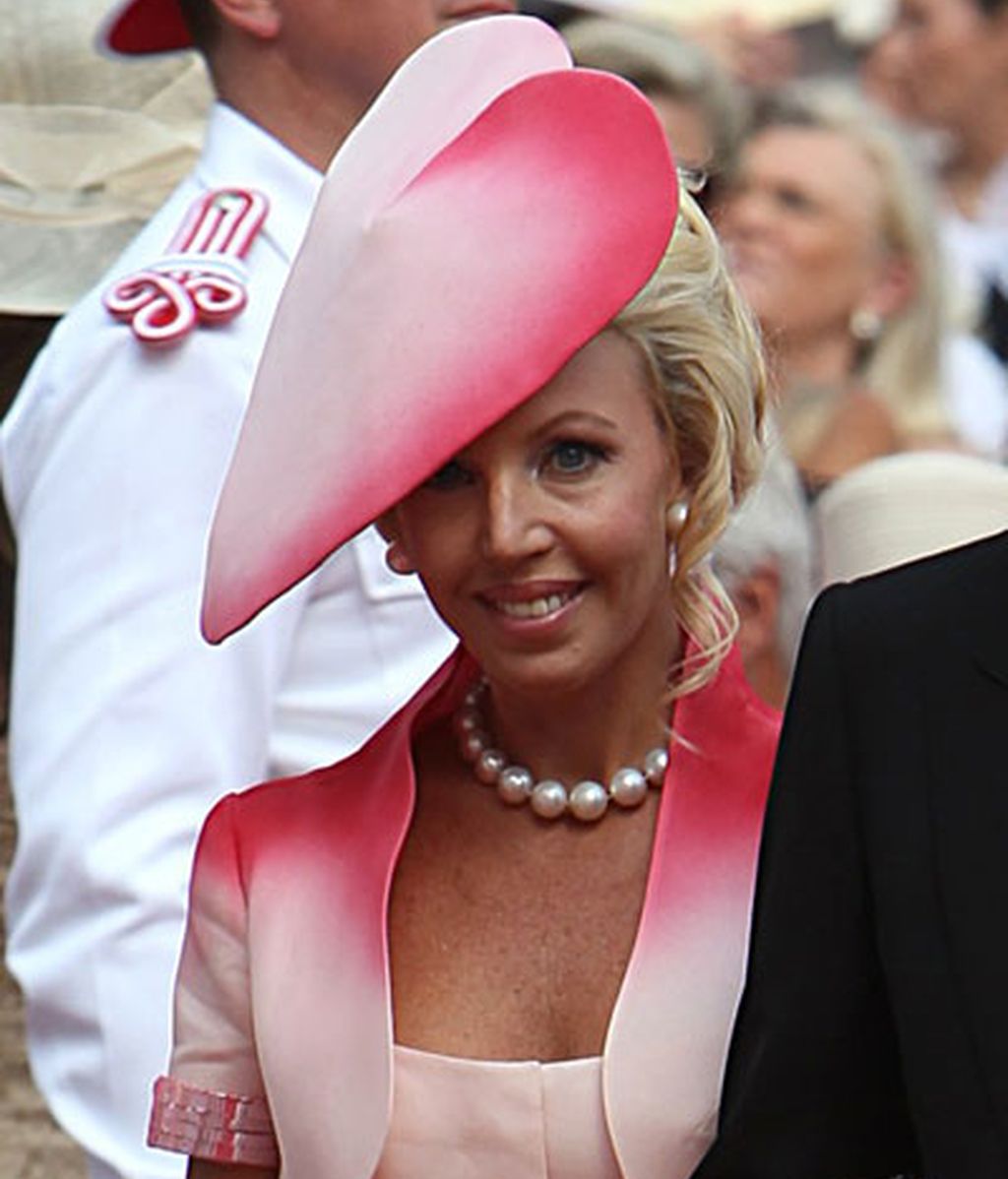 La duquesa de Castro se puso un tocado en forma de corazón