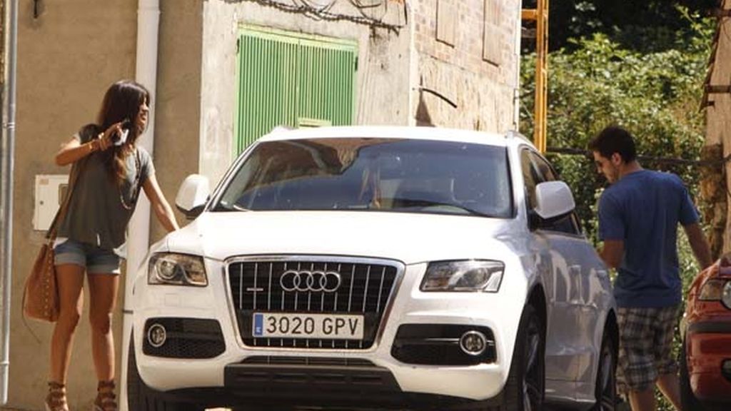 Iker Casillas, en las fiestas de su pueblo junto a Sara Carbonero