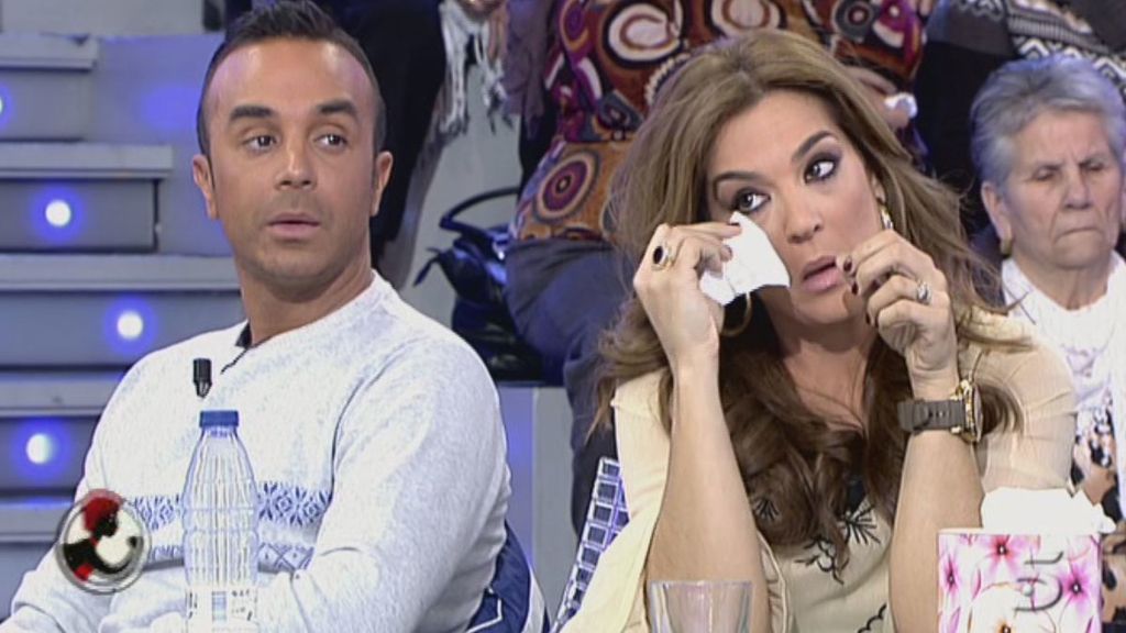 No logran reprimir las lágrimas ante la entereza de la periodista