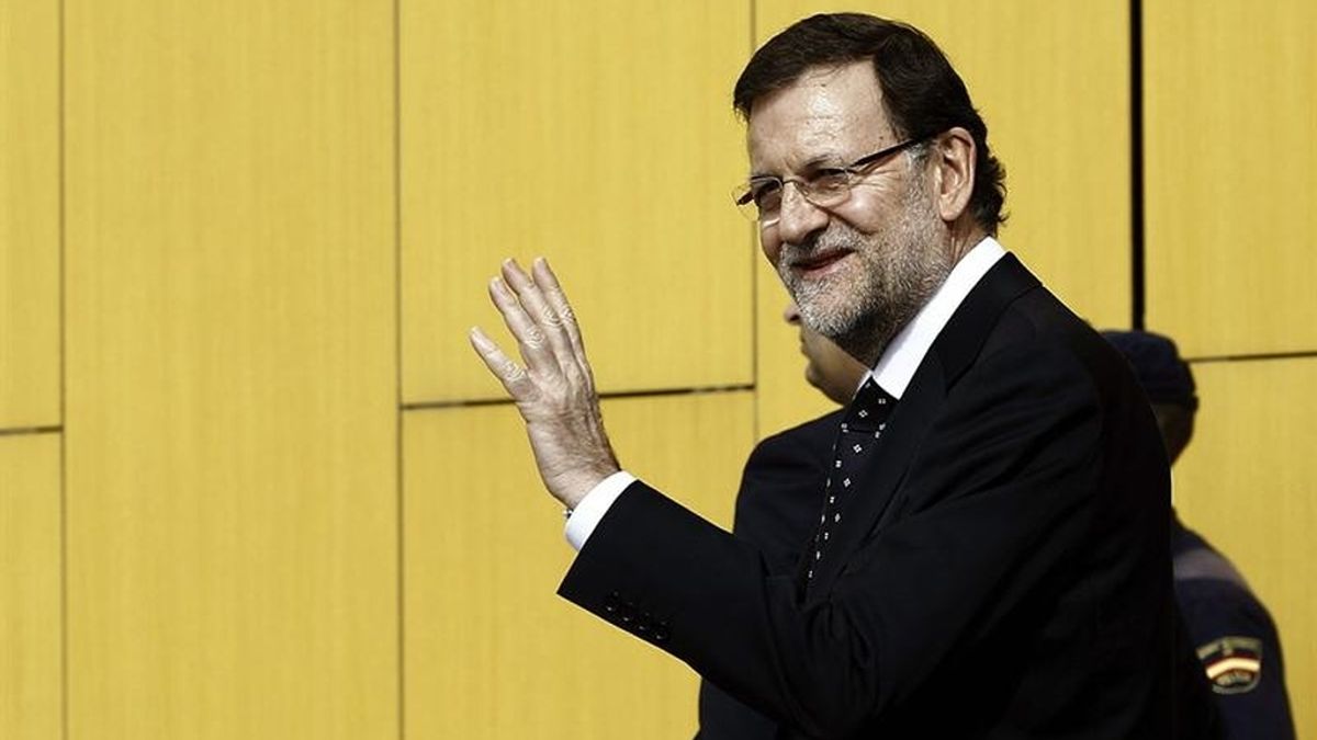Rajoy visita al rey y dice que está "animado y contento"