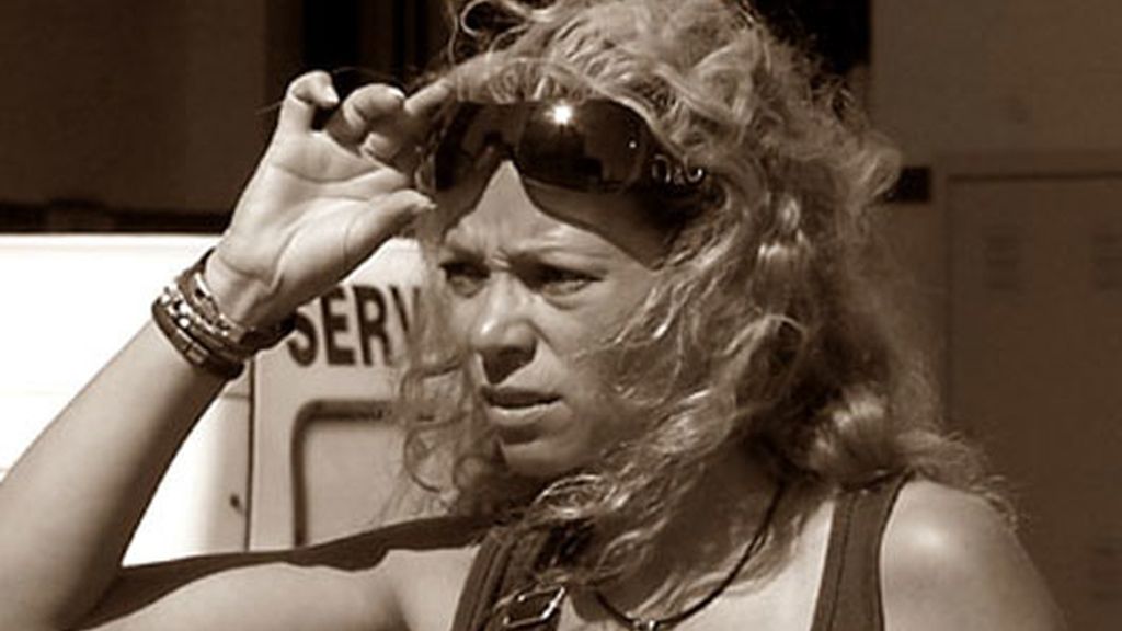 Nikka Livi malvive en la calle