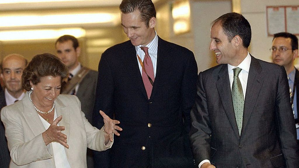 Iñaki Urdangarin, junto al expresidente Camps y la alcaldesa de Valencia, Rita Barberá Iñaki Urdangarin, junto al expresidente Camps y la alcaldesa de Valencia, Rita Barberá