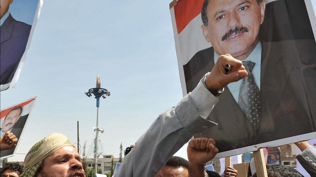 Manifestantes a favor del presidente yemení, Ali Abdalá Saleh, en Saná este sábado. EFE Manifestantes a favor del presidente yemení, Ali Abdalá Saleh, en Saná este sábado. EFE