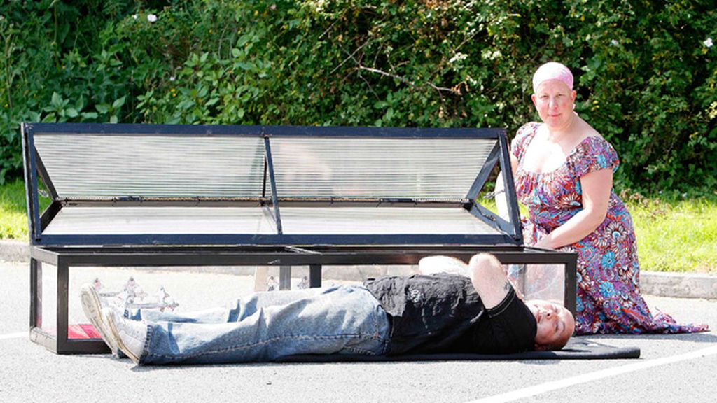 El sarcófago lo ha conseguido en una tienda online