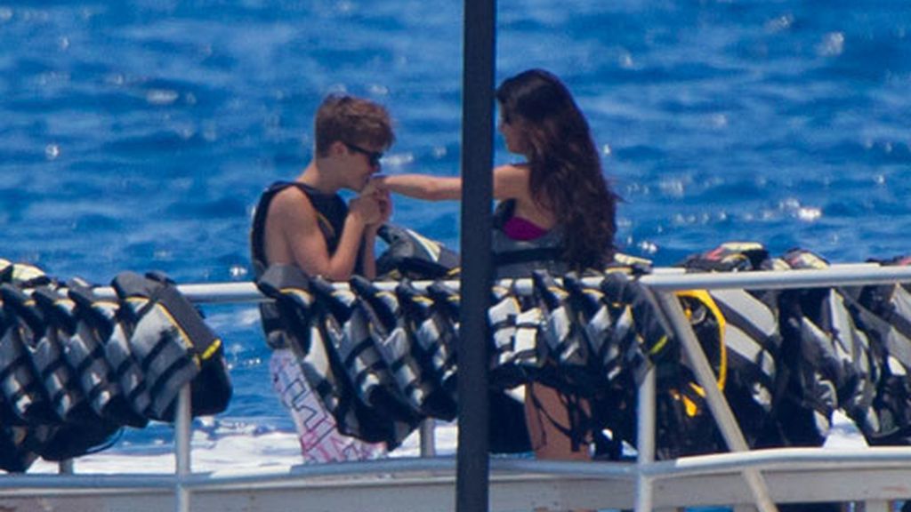 Justin Bieber y Selena Gómez desatan su pasión