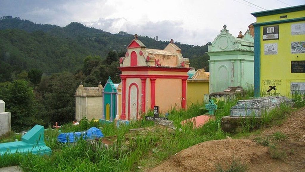 Un cementerio cargado de color en Guatemala