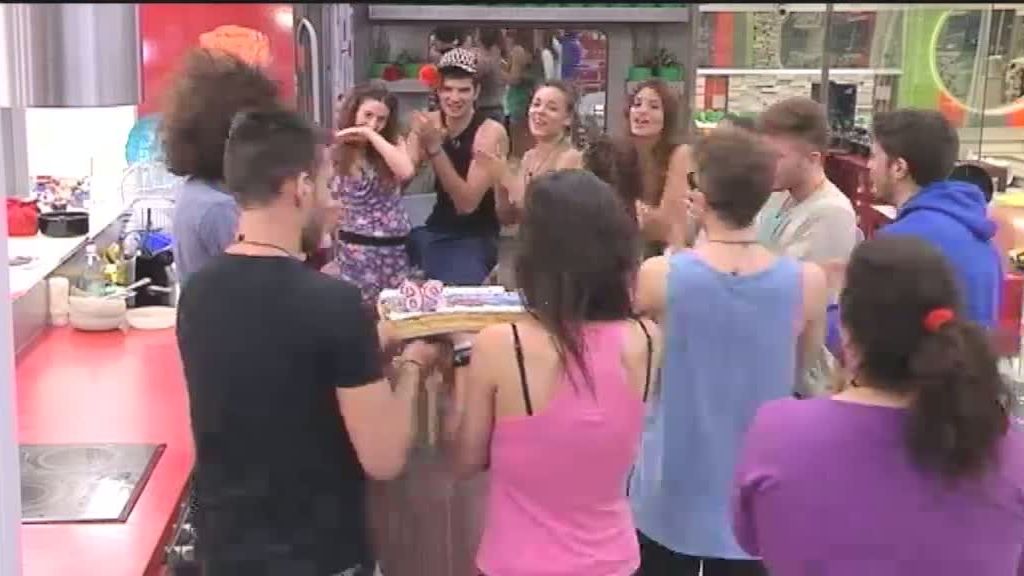 Muy propios con los disfrace de cuento de hadas de las chicas