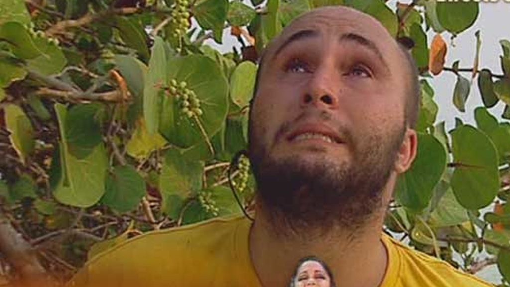 Kiko, emocionado habla con su madre