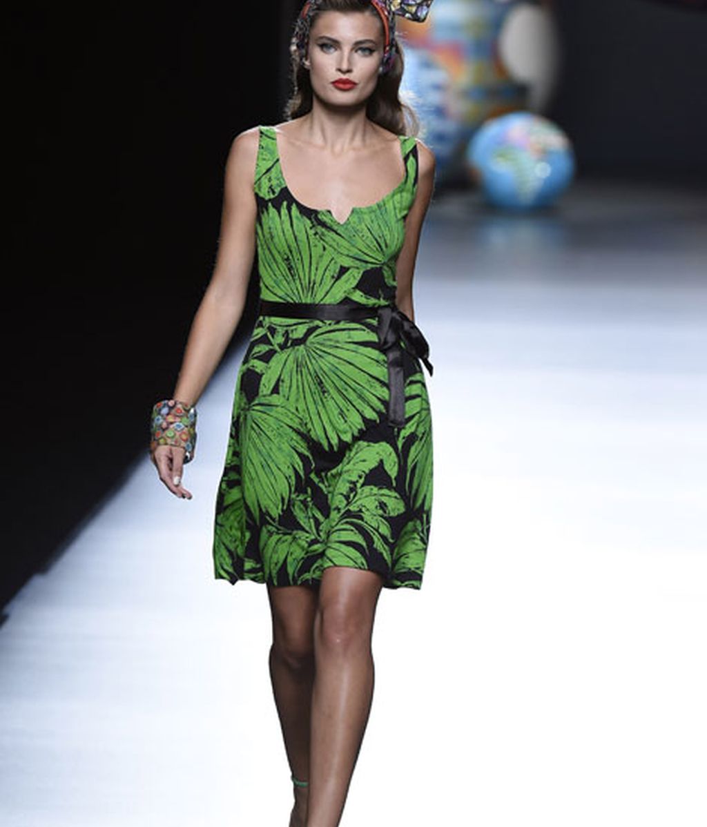 Color y grafismo en una colección que explota las señas de identidad de la firma