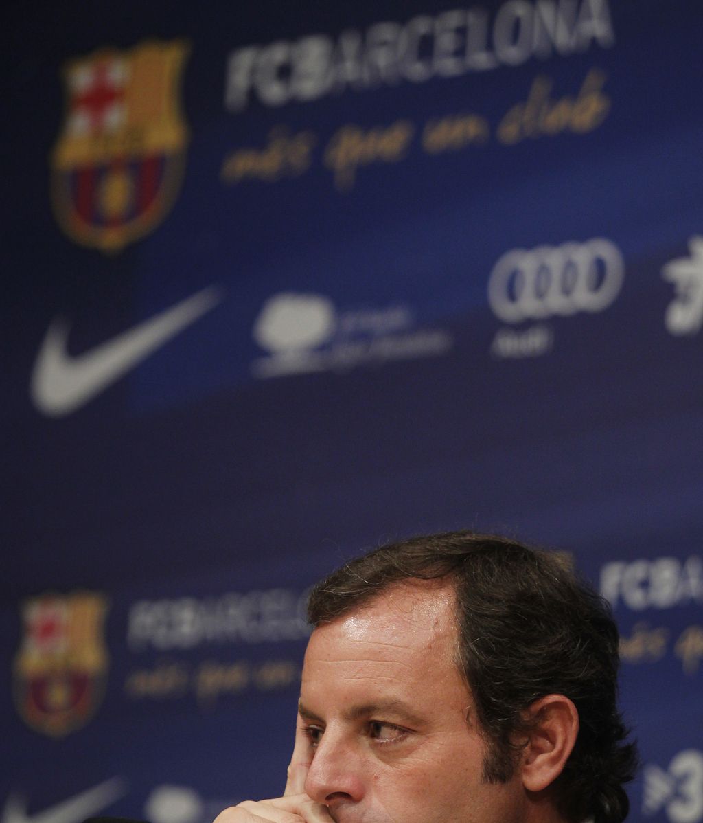 Sandro Rosell en rueda de prensa para anunciar la marcha de Pep Guardiola Sandro Rosell en rueda de prensa para anunciar la marcha de Pep Guardiola