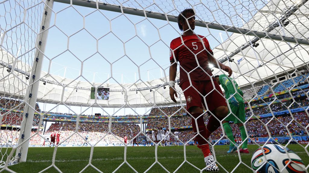 Portugal recogió demasiadas veces el balón del fondo de su red