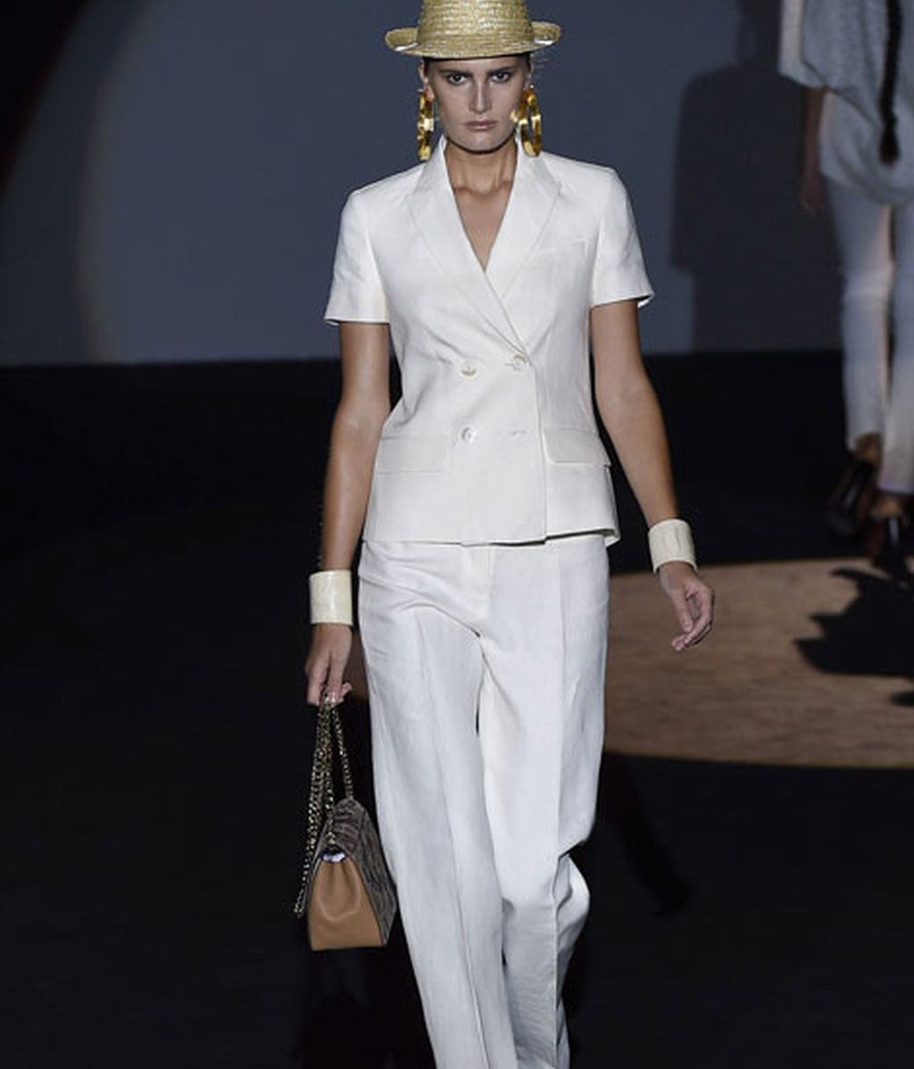 Flecos, plumas y cuero para la mujer más urbana