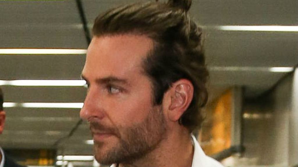 Bradley Cooper lo tiene pequeño... pero resultón