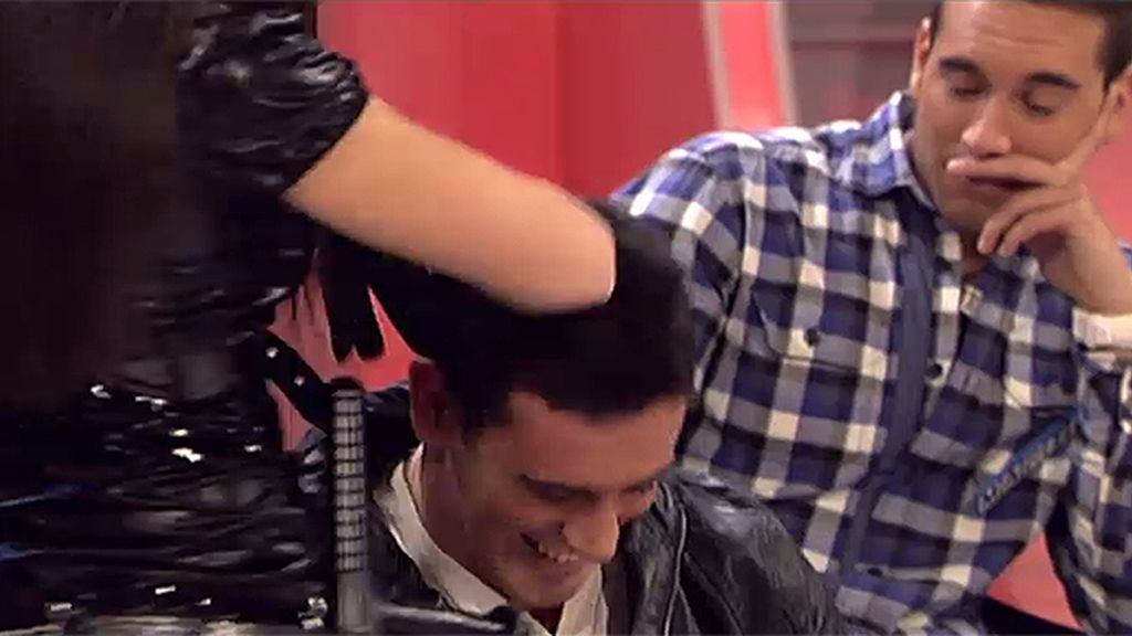 Mamen paga a sus chicos con la misma moneda