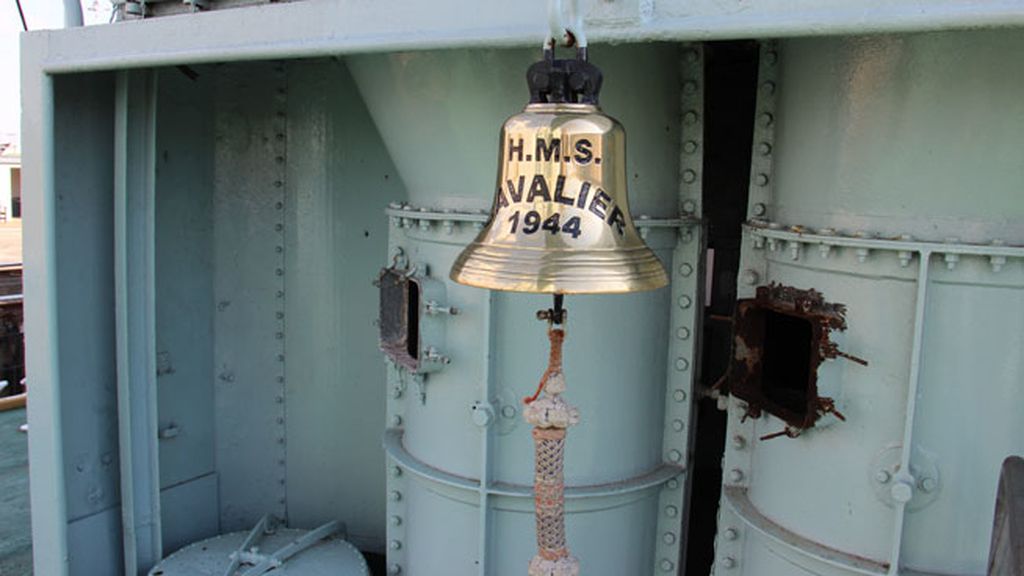Detalle de la campana del HMS Cavalier