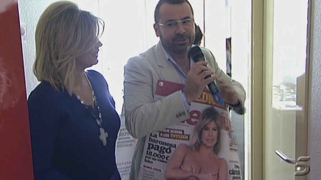 Paseando con la portada de 'Interviú' de la colaboradora