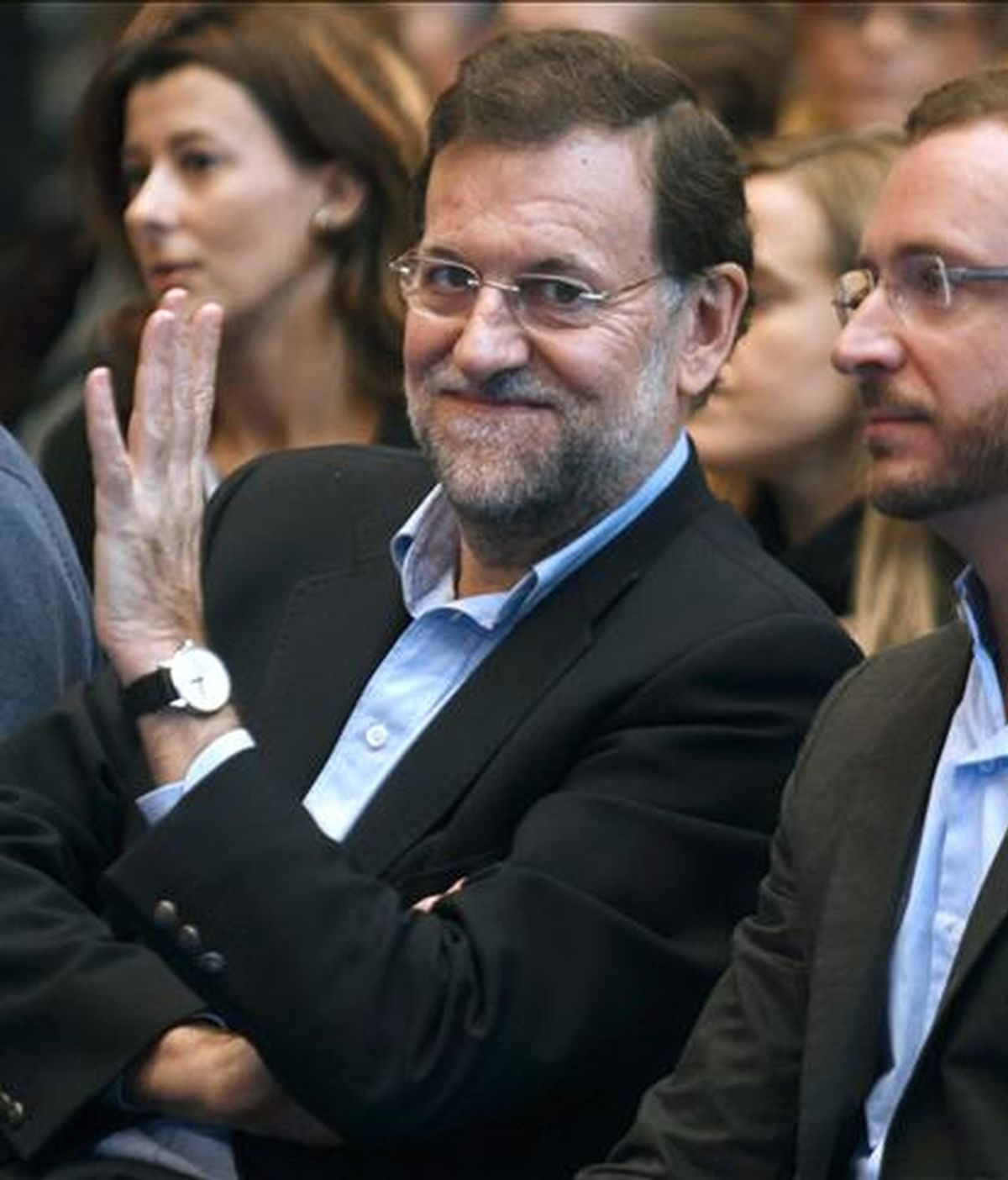 El presidente del PP, Mariano Rajoy, durante el mitin celebrado hoy en esta ciudad, en el que su partido ha presentado a los candidatos a las acaldías de Vitoria, Bilbao y San Sebastián, y a las diputaciones forales de Álava, Vizcaya y Guipúzcoa. EFE