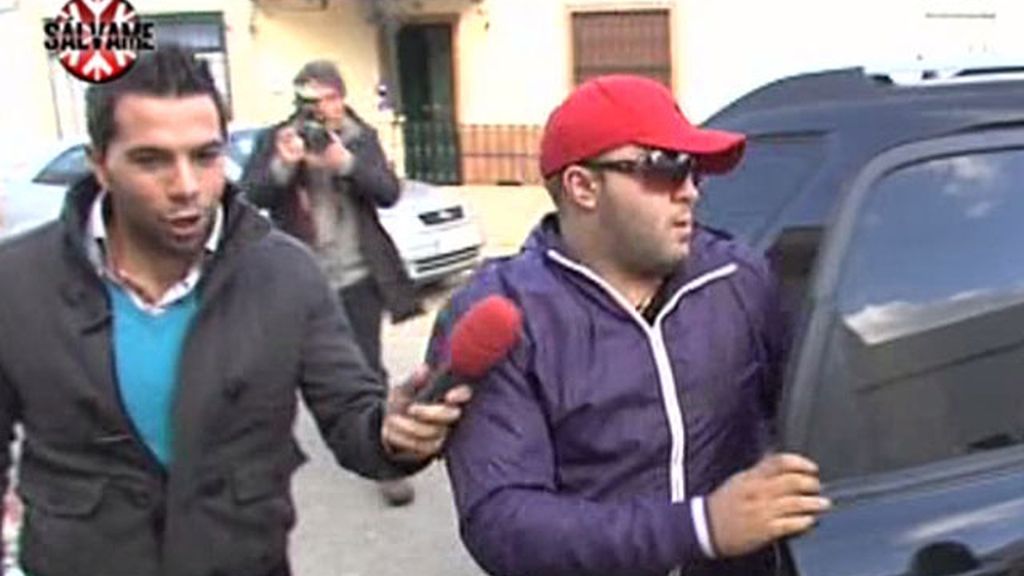 Juntos, acuden a casa de la modelo