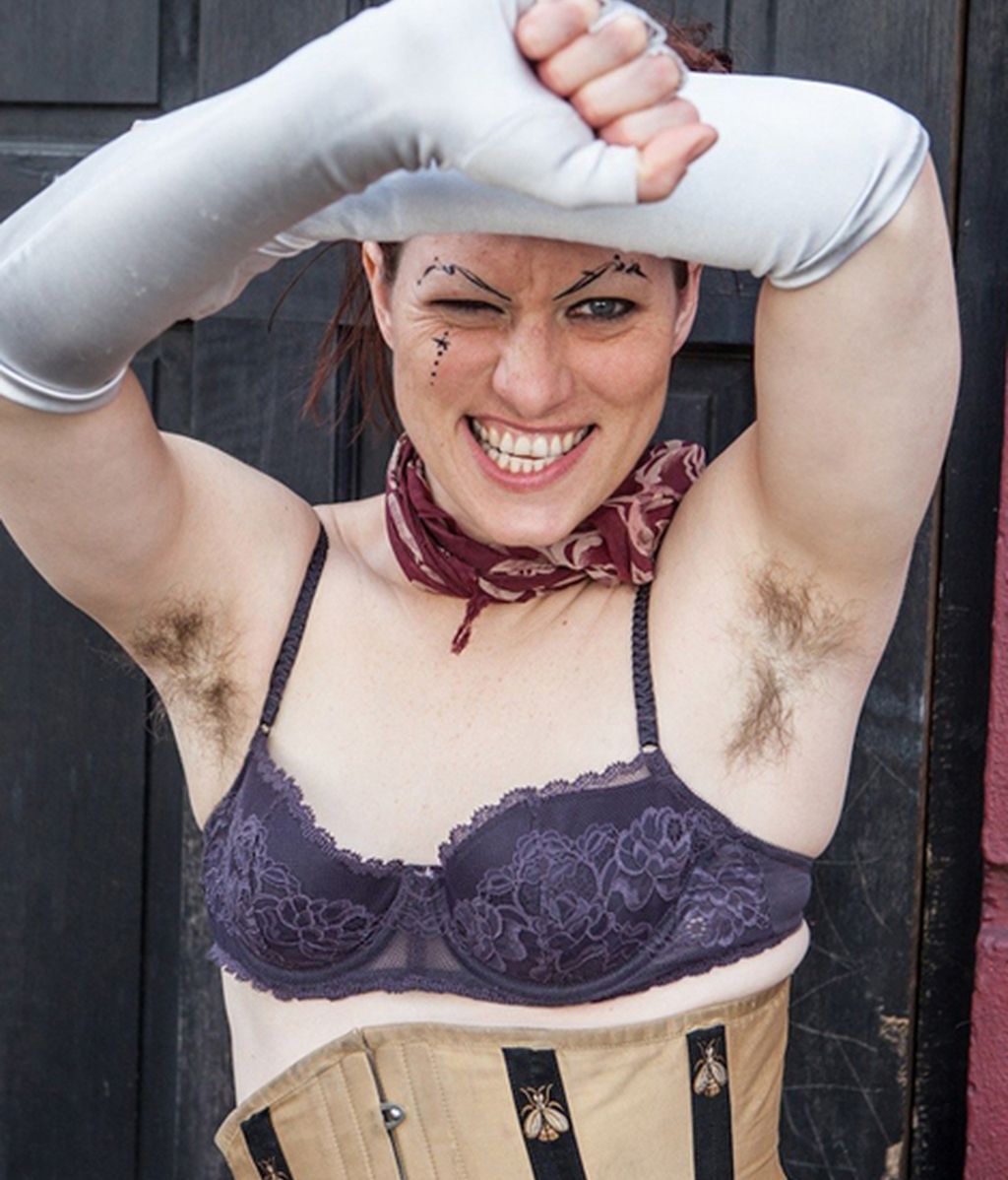 Vello en las axilas a favor de la belleza natural