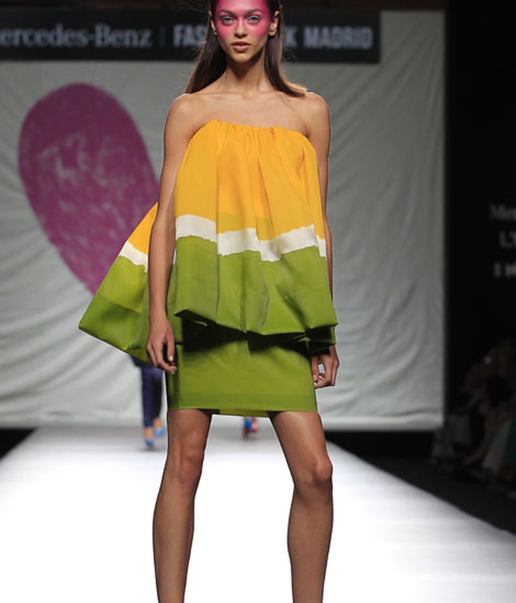 Ágata vuelve a jugar con el color