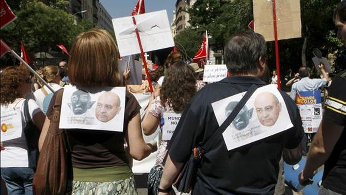 Trabajadores de Viajes Marsans se manifestaron ante la sede de la CEOE, para protestar por el impago de sus nóminas y la situación de la empresa. EFE/Archivo Trabajadores de Viajes Marsans se manifestaron ante la sede de la CEOE, para protestar por el impago de sus nóminas y la situación de la empresa. EFE/Archivo