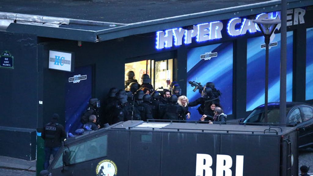 Asalto policial a una tienda judía secuestrada en Paris
