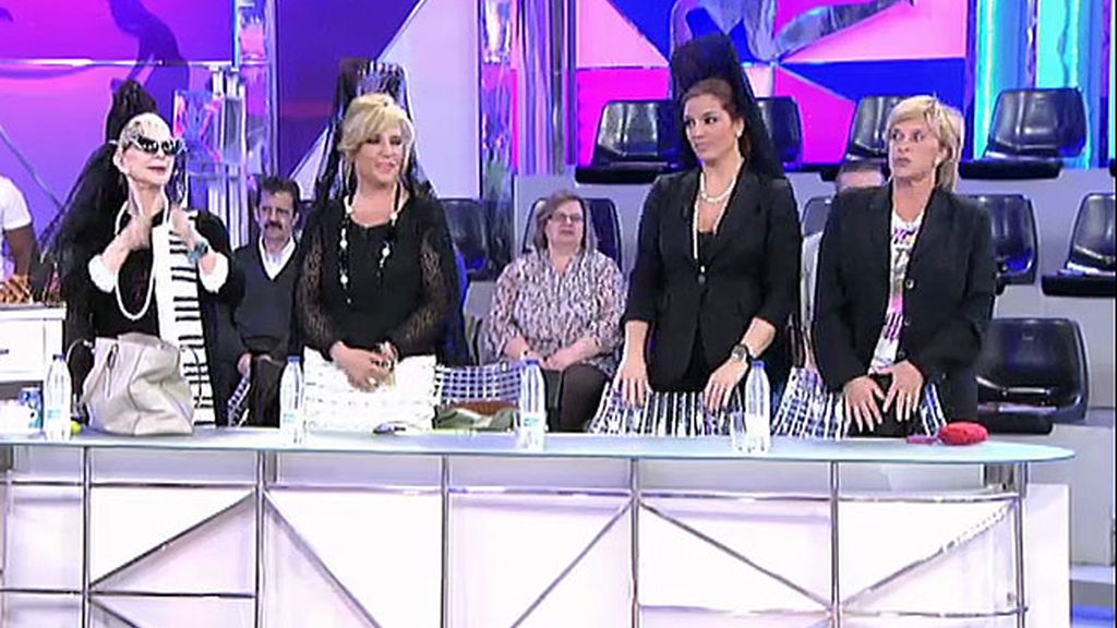 Los colaboradores celebran el Viernes Santo