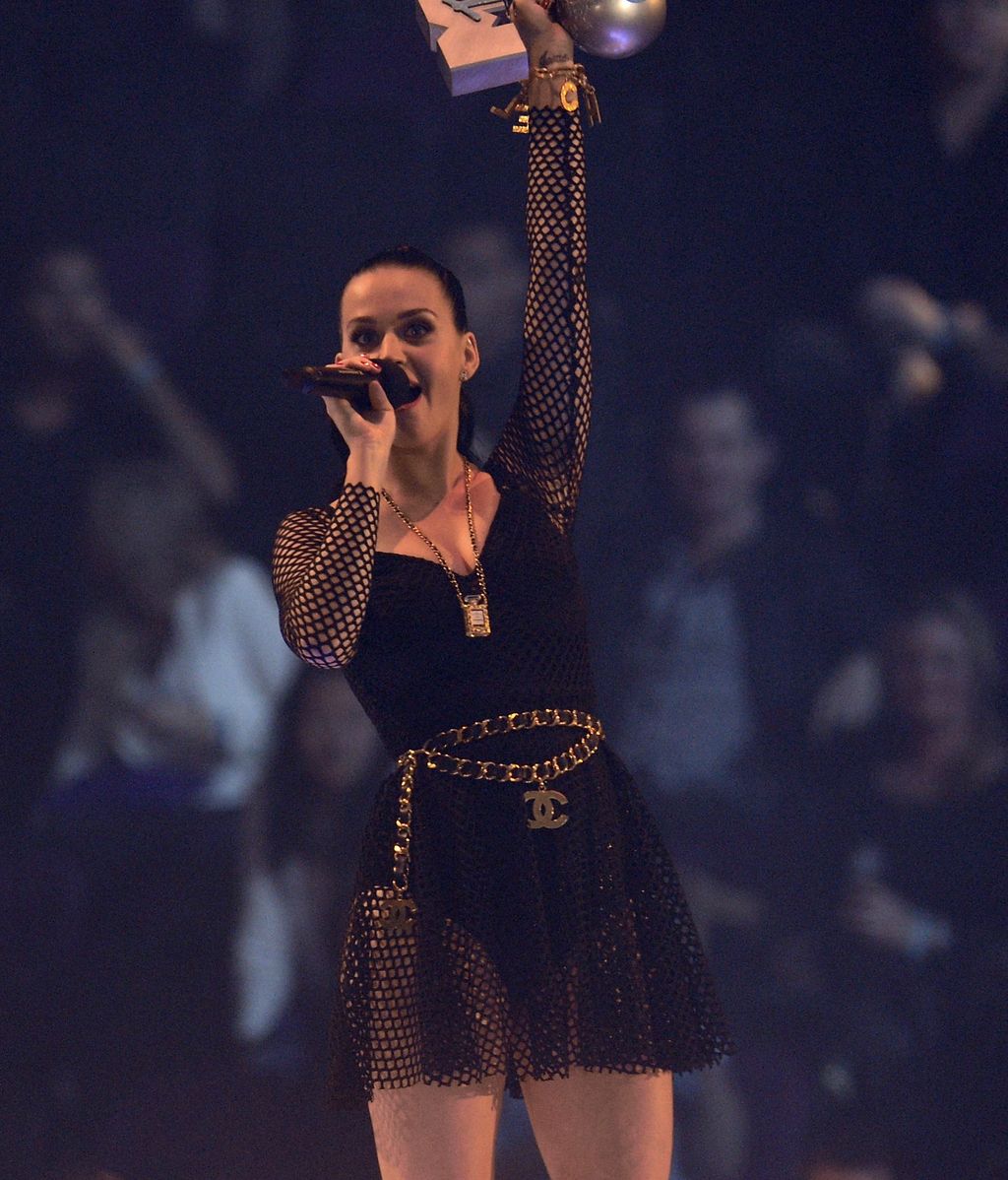 Katy Perry, Mejor Artista Femenina
