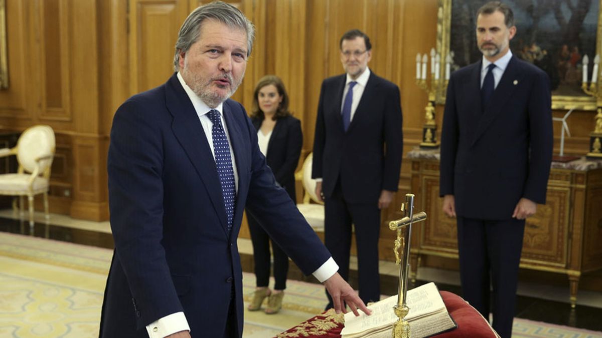 Méndez de Vigo, jura su cargo como nuevo ministro de Educación, Cultura y Deporte