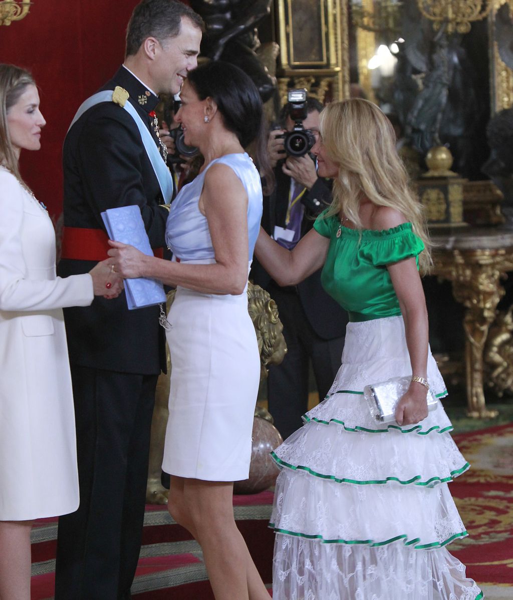 Personalidades de la política, los deportes y el arte saludan a los nuevos reyes