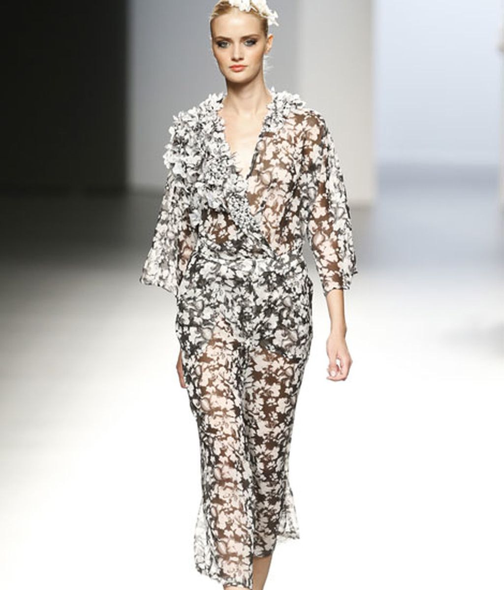 Contención de volúmenes y apuesta por líneas rectas