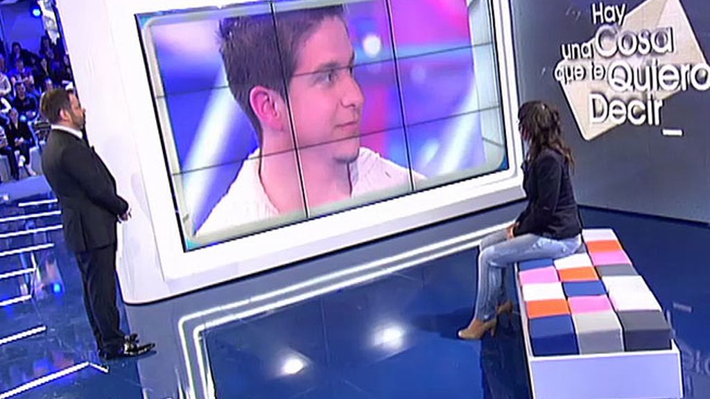 La cantante se convierte en cómplice de la historia de Eloy y Arantxa