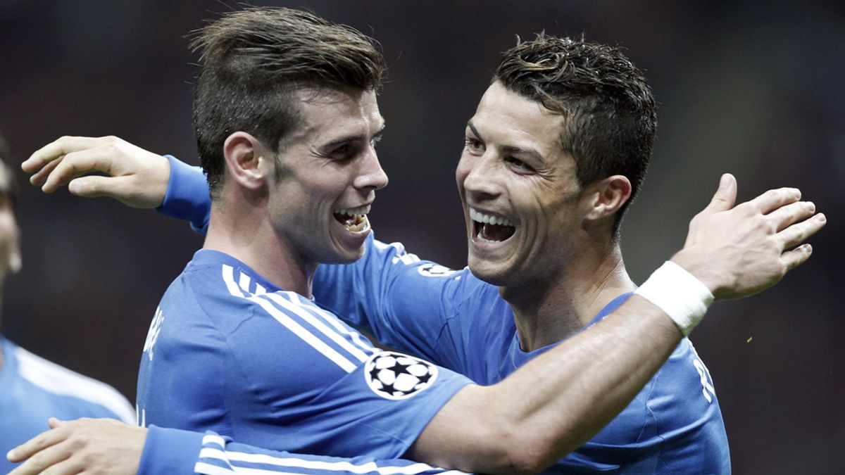 Cristiano Ronaldo y Gareth Bale celebran un gol al Galatasaray en la Liga de Campeones