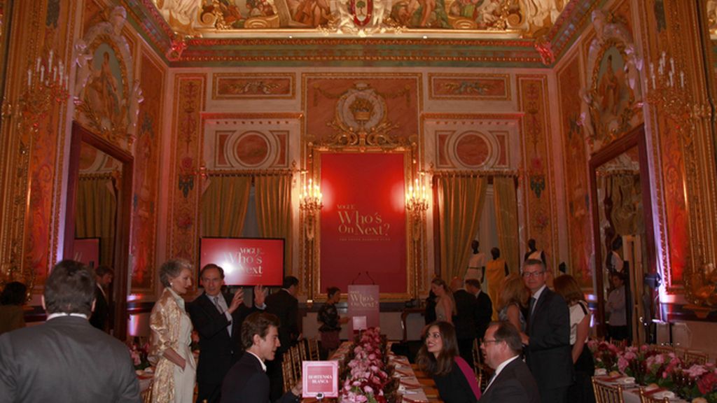 Un mar de rosas esperaba a los invitados a la gran noche de Vogue