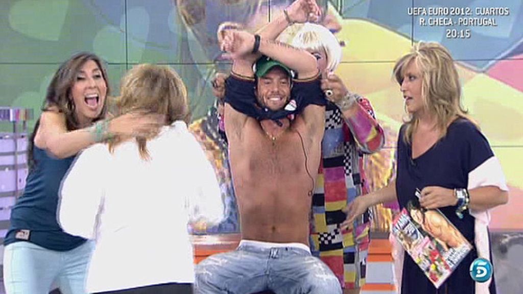 Demuestra a Kiko Hernández que tiene un cuerpo perfecto