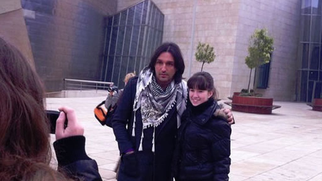 Rafa atento con los fans de Bilbao