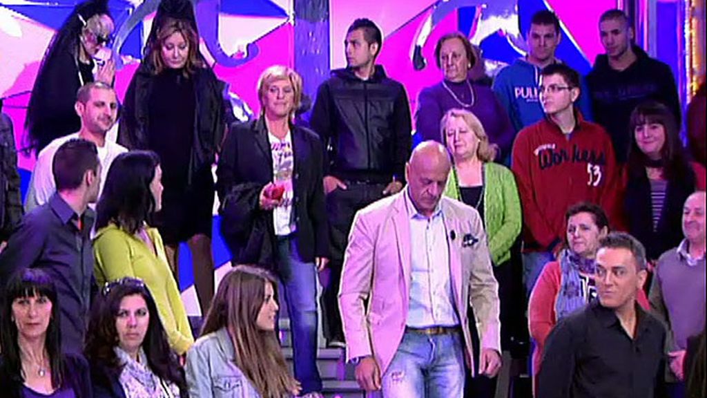 Los colaboradores celebran el Viernes Santo