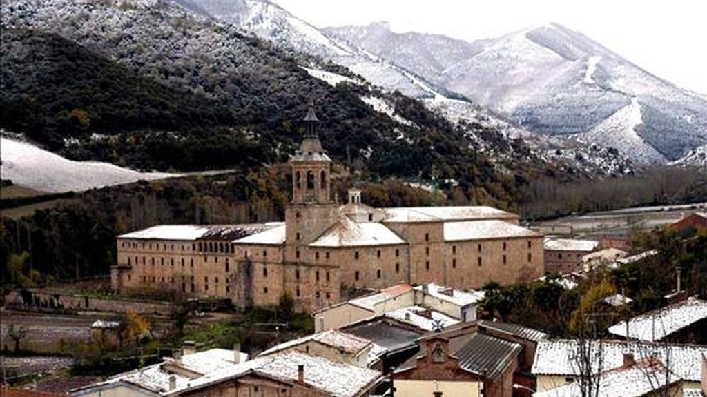 Vista general de El Monasterio de Yuso, en San Millán de la Cogolla. EFE/Archivo Vista general de El Monasterio de Yuso, en San Millán de la Cogolla. EFE/Archivo
