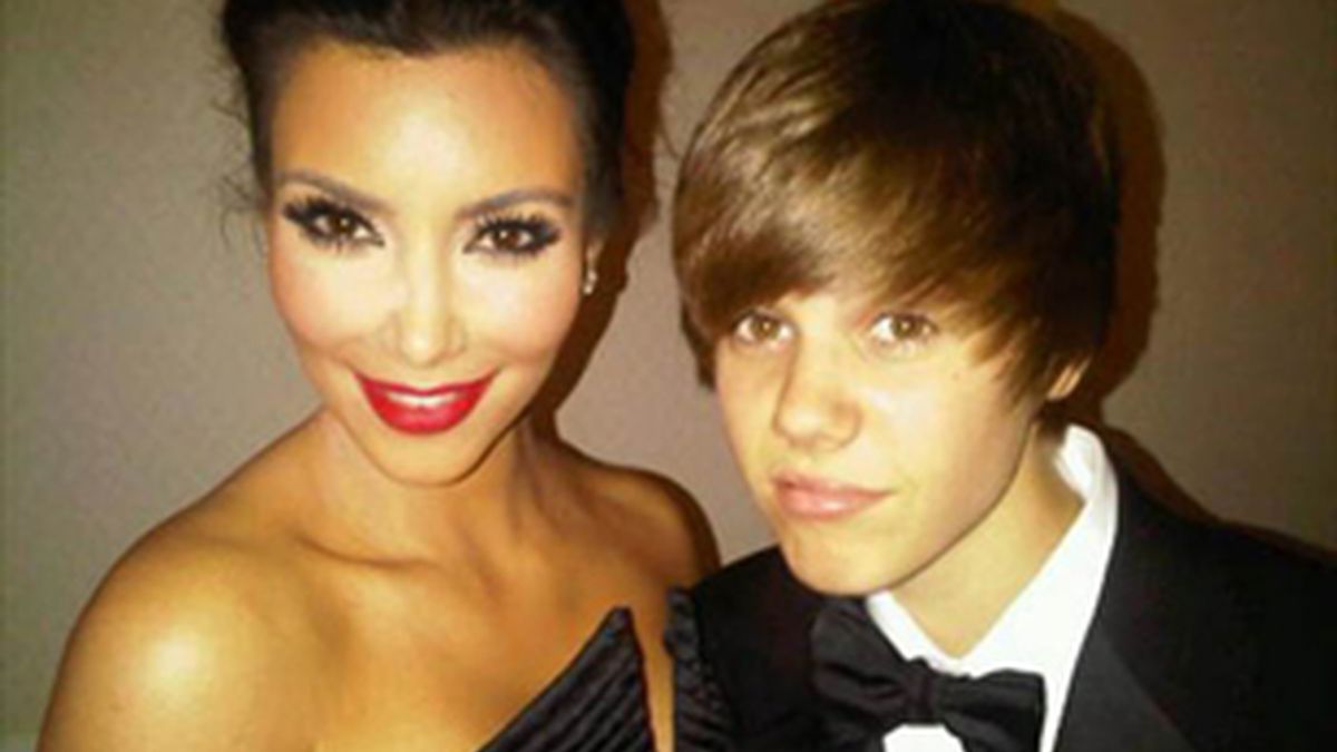 Kim Kardashian y Justin Bieber juntos en la Cena de Corresponsales organizada por la Casa Blanca, en una foto publicada por Bieber en su perfil de Twitter.