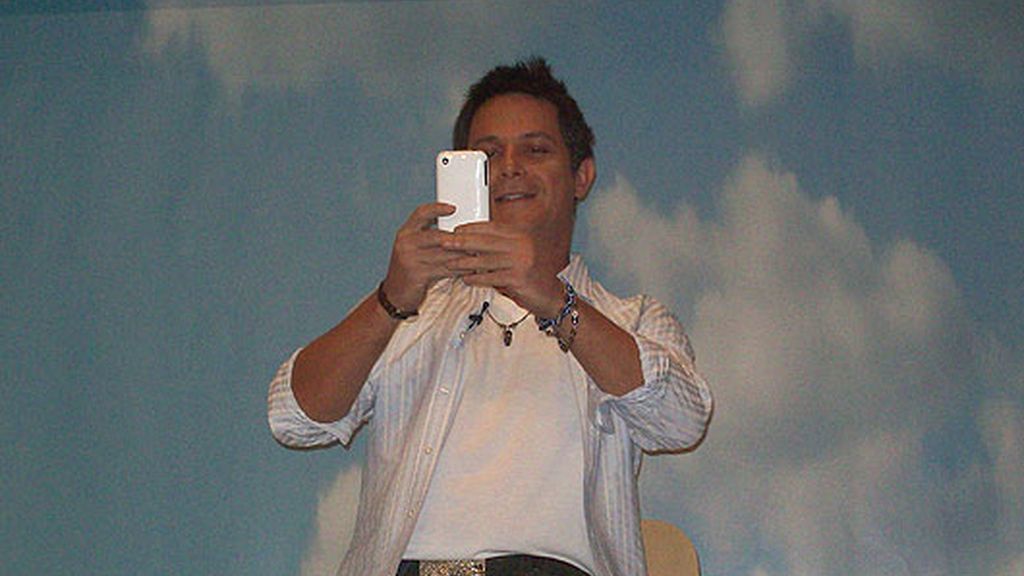 Alejandro Sanz regresa con 'Paraíso  Express'