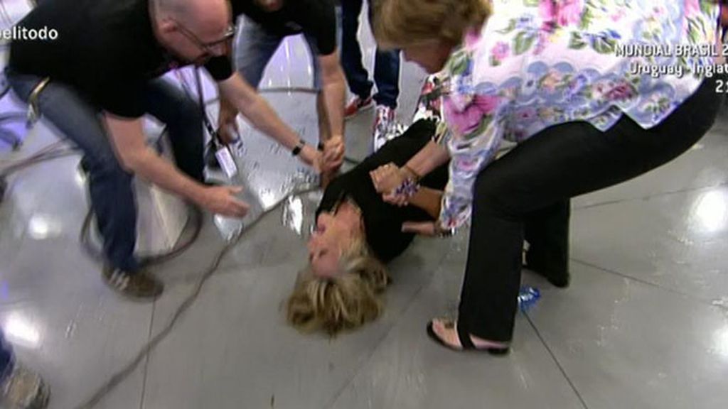 Lydia Lozano ha tenido que ser atendida por un médico