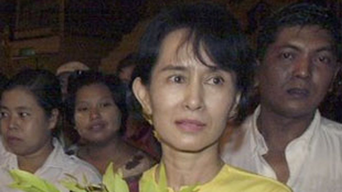 Foto de archivo de la Nobel de la Paz y líder del movimiento democrático birmano, Aung San Suu Kyi. Foto: AP.