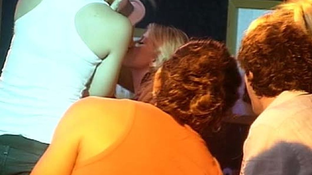 Orgía de besos en Guadalix de la Sierra