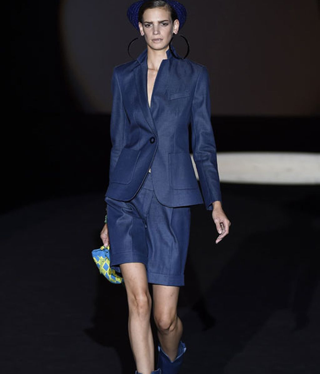 Flecos, plumas y cuero para la mujer más urbana