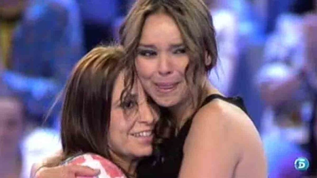 La cantante le ha dedicado a Mari el tema 'Simplemente tú'