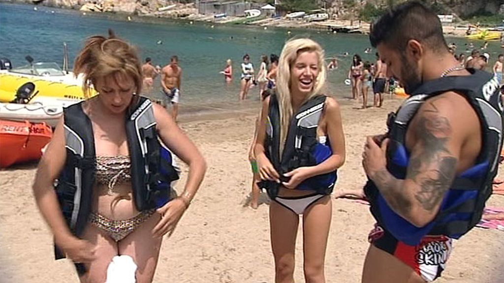 Tras una intensa noche Javi provoca la ira de Sara